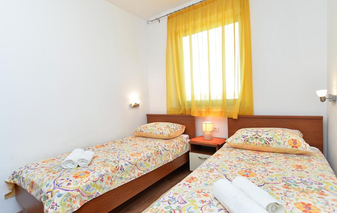 Apartment Jadranko 1761 Peroj Εξωτερικό φωτογραφία