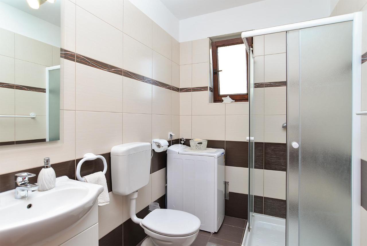 Apartment Jadranko 1761 Peroj Εξωτερικό φωτογραφία