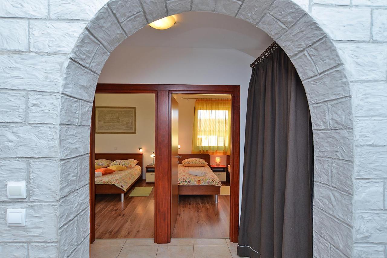 Apartment Jadranko 1761 Peroj Εξωτερικό φωτογραφία
