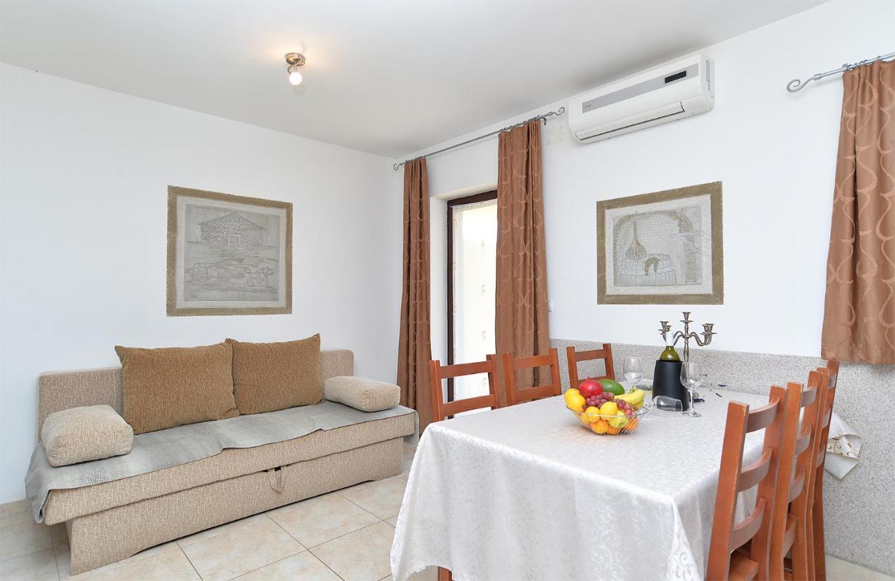 Apartment Jadranko 1761 Peroj Εξωτερικό φωτογραφία